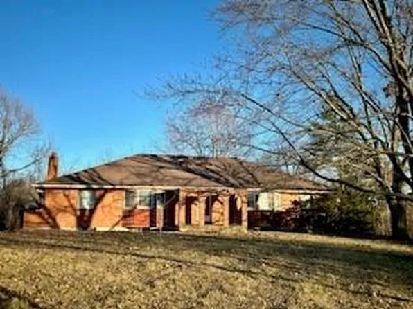 606 Powder Horn Dr, Lawson, MO 64062