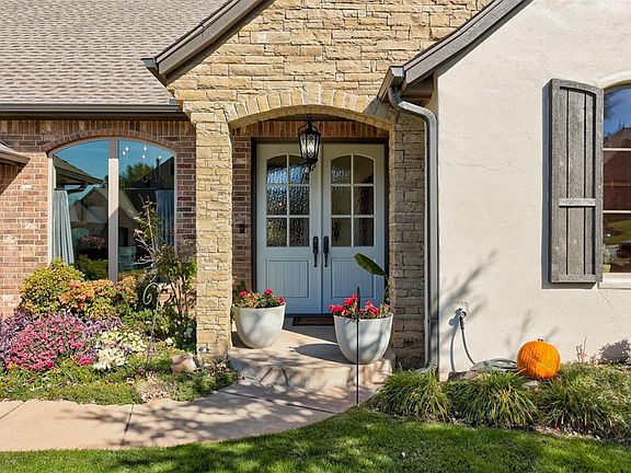 3rd image of 3209 Garden Hill Dr