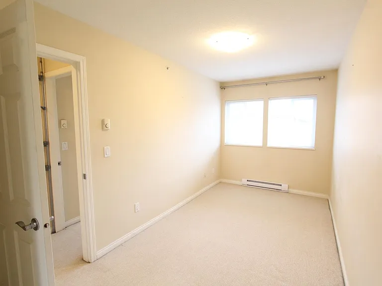 160 Pembina St #33 — Photo 13