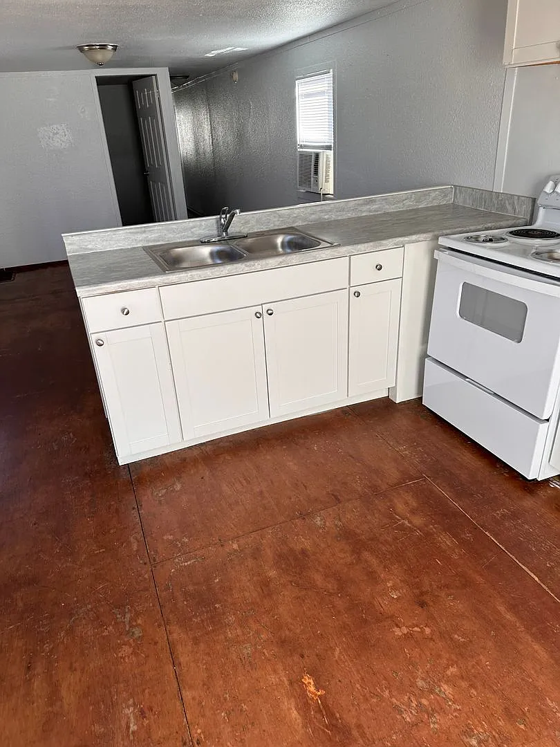Great Location! 2-Bedroom/ 1-Bath - Mary Esther - Close To Hurlburt Field - 208 Spruce Street - L... — Photo 3