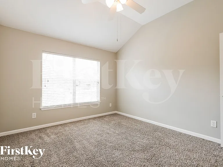 7864 Wrotham Cir — Photo 16