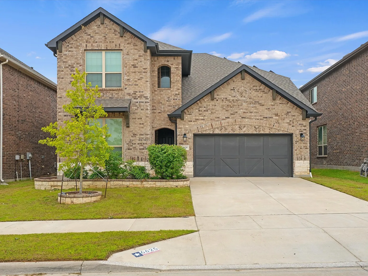 3 bed, 2312 sqft, $2,800 — Photo 1