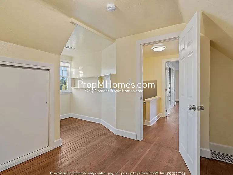 19825 SE Stark St — Photo 24