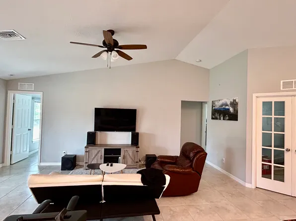 1915 Noppenberg Ave, North Port, FL 34288