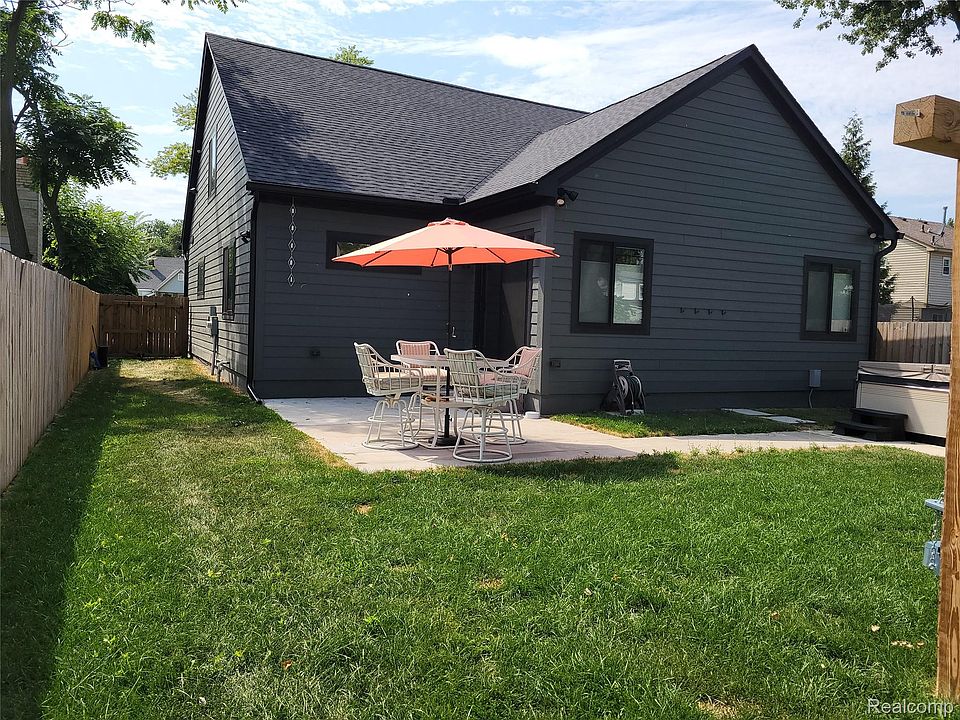 26514 Barrington St, photo 9