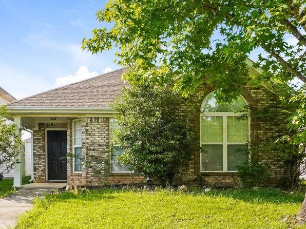1101 Village Trl, Calera, AL 35040