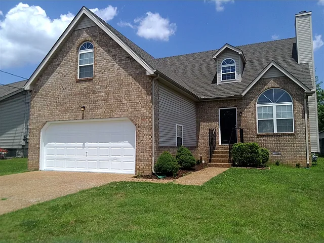 212 Wildgrove Ct — Photo 1