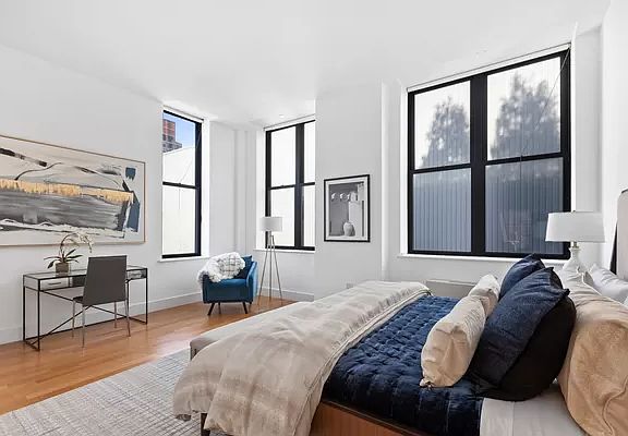 5th image of 421 W 54th St APT 5D