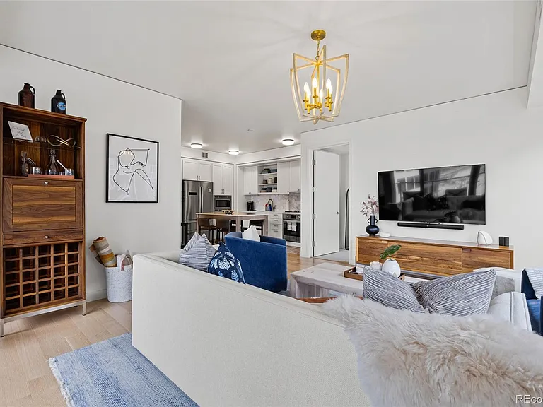 1750 Wewatta St #901 — Photo 17