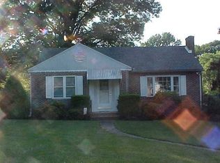 118 Center Rd, Douglassville, PA 19518