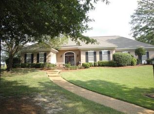 9 Honeysuckle Hl, Pearl, MS 39208