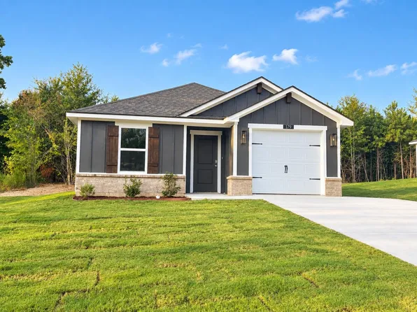 179 Spokane St, Gladewater, TX 75647