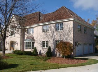 13820 Fairfield Ct, Elm Grove, WI 53122