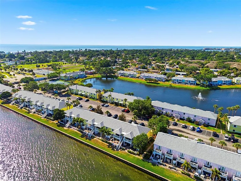 201 Pompano Dr SE #C — Photo 55