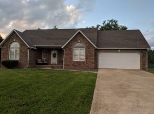 925 Daytona Dr, Lebanon, MO 65536