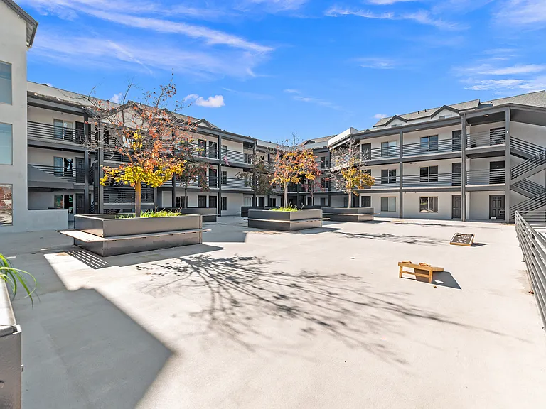 River Walk Apartments — Photo 22
