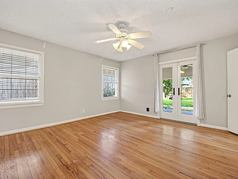 3731 Drake St — Photo 27