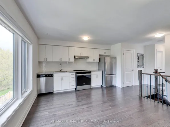 14 Creekbank Rd APT 2, Toronto, ON M6L 0A4