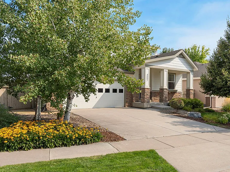 4002 Wild Elm Way — Photo 2