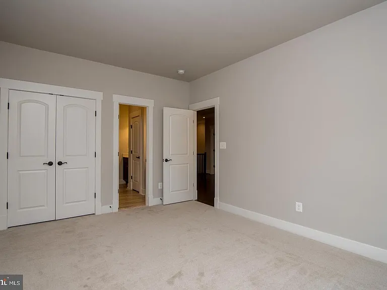 6928 Regent Ln — Photo 39