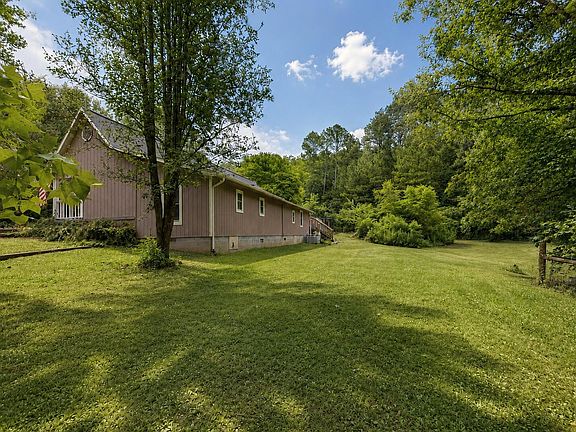 3rd image of 131 Campbell Rd