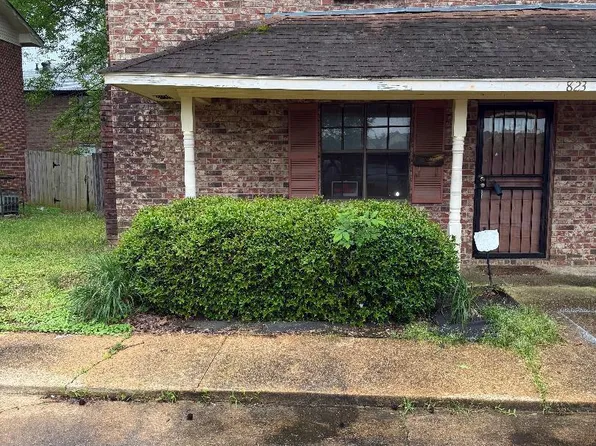 823 N Woodbury Rd, Jackson, MS 39206