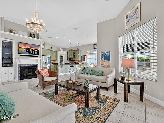 5th image of 41 Bay Pointe Dr