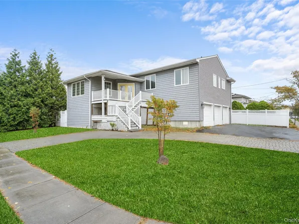 (undisclosed Address), Freeport, NY 11520