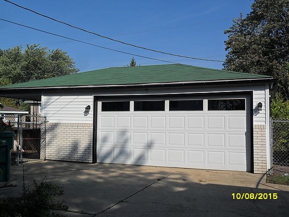 3rd image of 3240 W 76th Pl