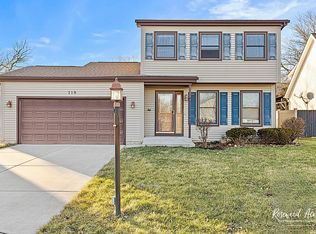 119 Abbeywood Cir, Streamwood, IL