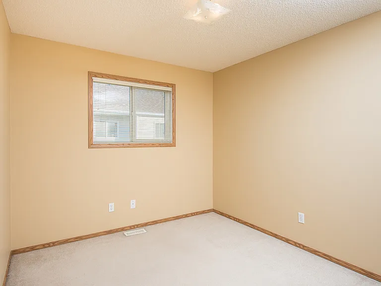 100 Jordan Pkwy — Photo 36