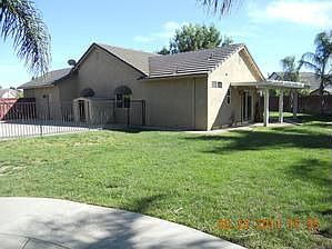 3rd image of 925 Eucalyptus Ct