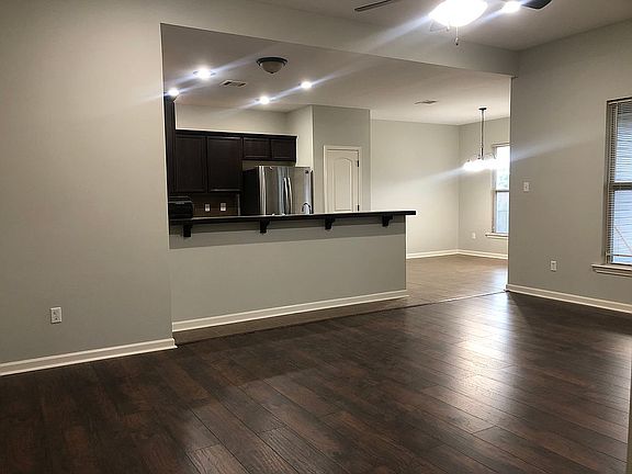3rd image of 448 Christopher Dr