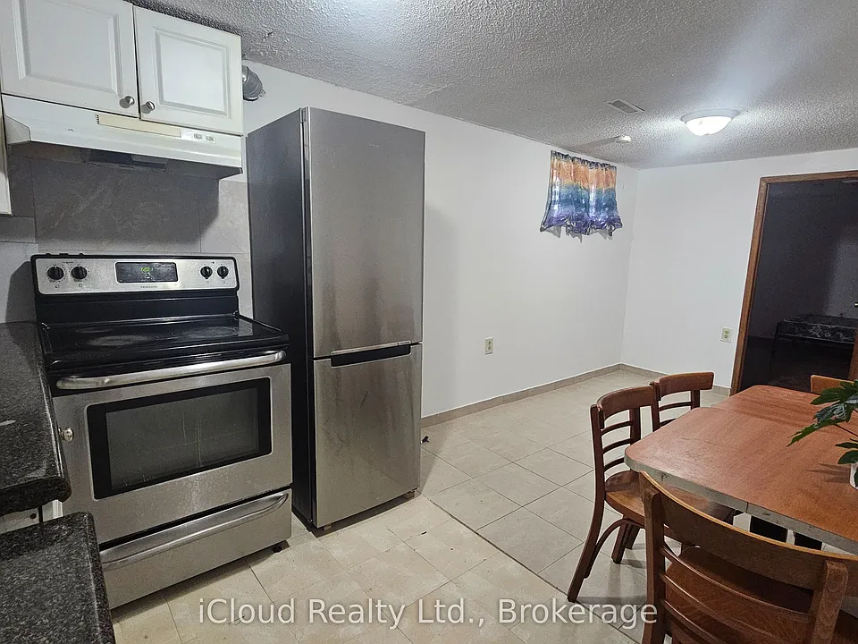 39 Frey Cres #BSMNT