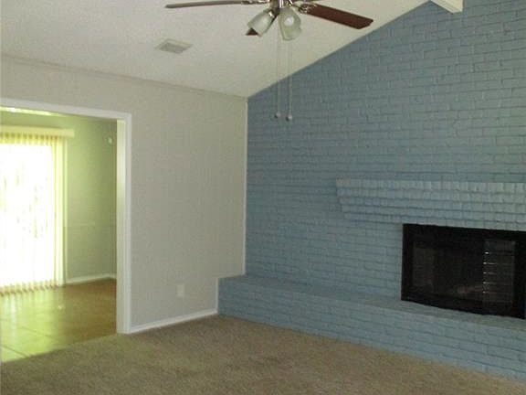3rd image of 970 N Pleasant Woods Dr