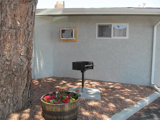 1630 Moore Ave — Photo 2