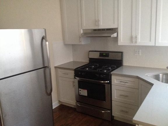 2nd image of 1827 W Leland Ave APT 2W