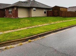 401 Haylee Ct, Aurora, MO 65605