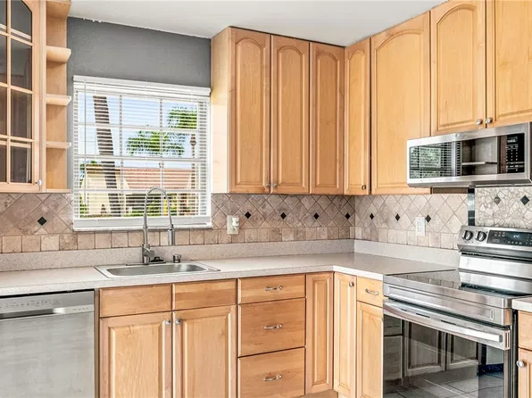 2270 SE Brekenridge Cir, Port Saint Lucie, FL 34952
