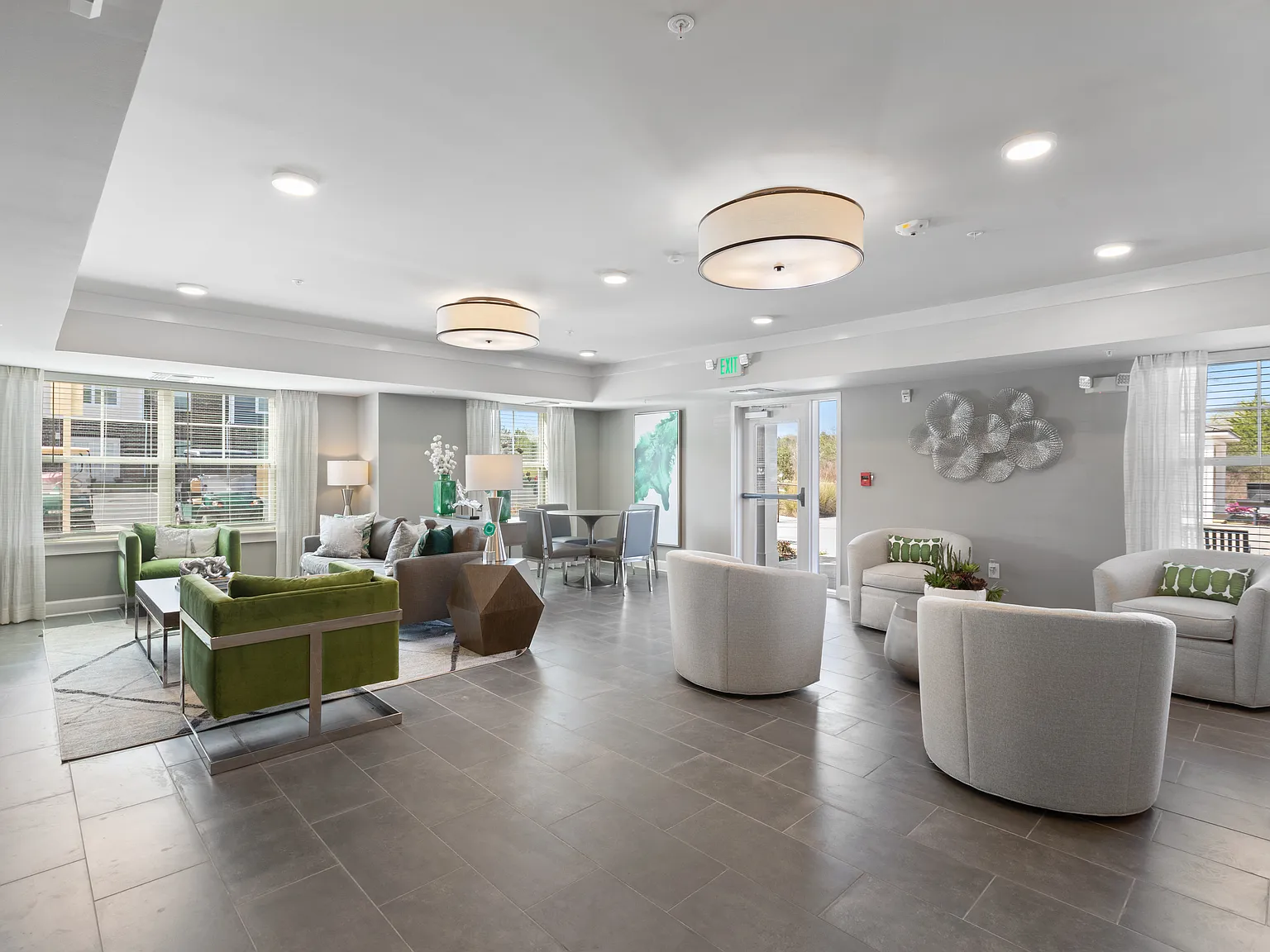 Gateway Pointe — Photo 2