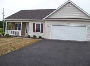 1 Lantana Ln, Rochester, NY 14612