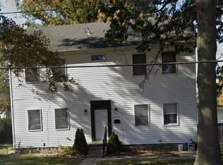 675 N Chestnut St #675B, Breese, IL 62230