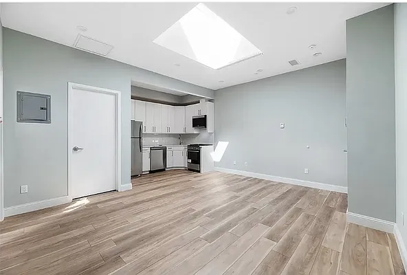 Rented by REAL New York | media 18