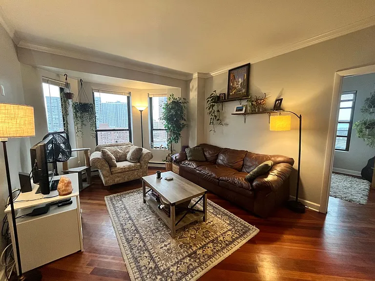 732 W Bittersweet — Photo 36