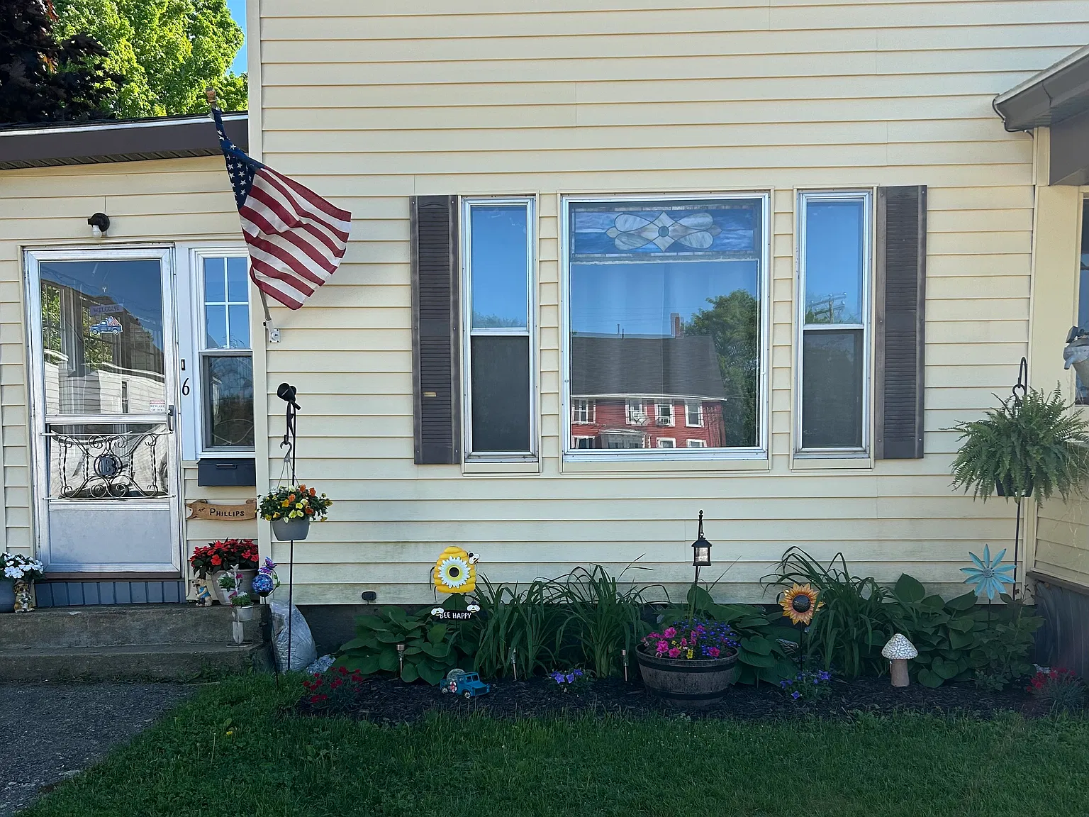 3 bed, 1400 sqft, $2,200 — Photo 2