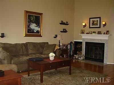 2nd image of 81 Fox Run #81