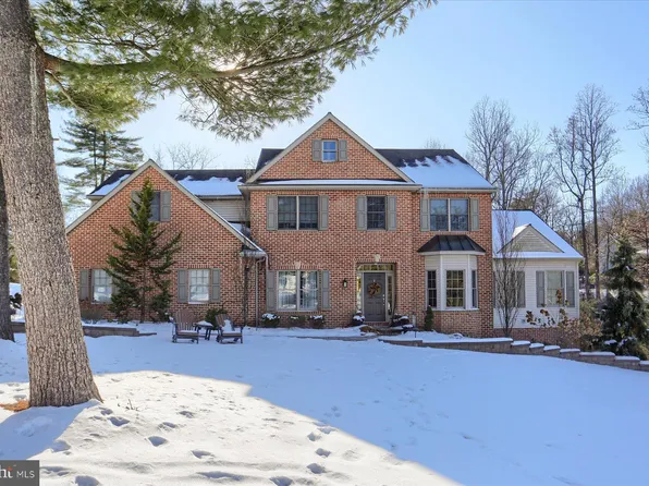 95 White Pine Dr, Hershey, PA 17033