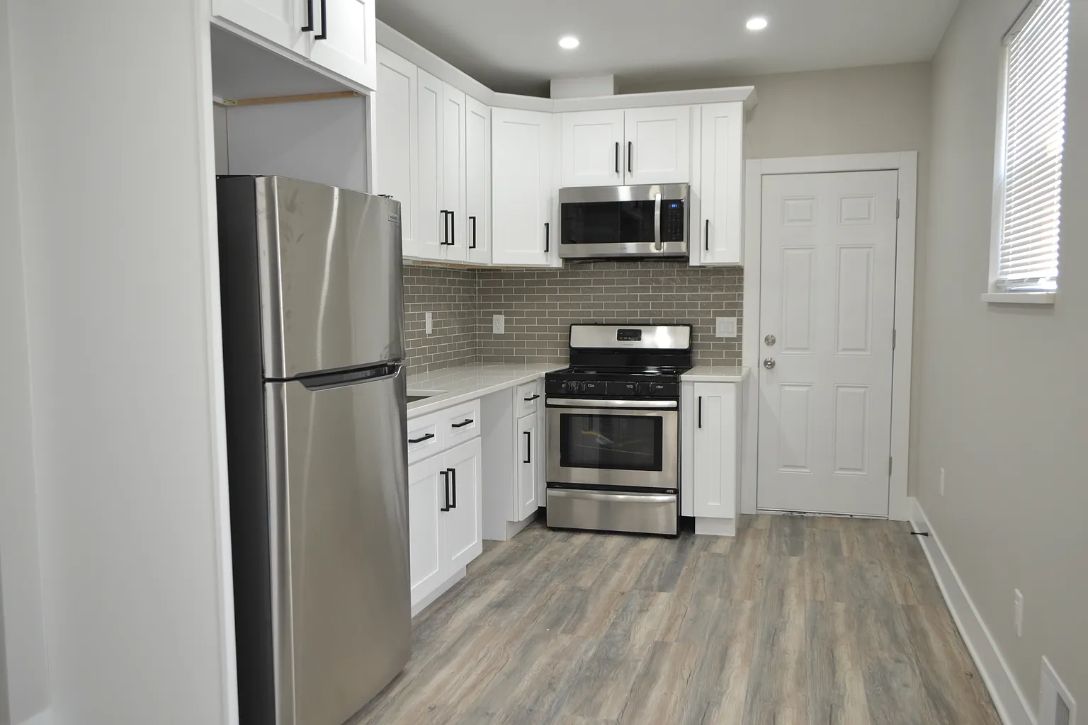 610 Englewood St #1 photo 1