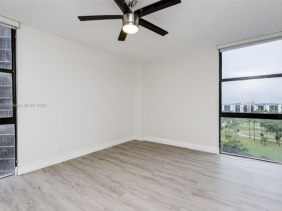 4th image of 20379 W Country Club Dr APT 939