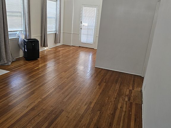 3rd image of 1845 Brockton Ave